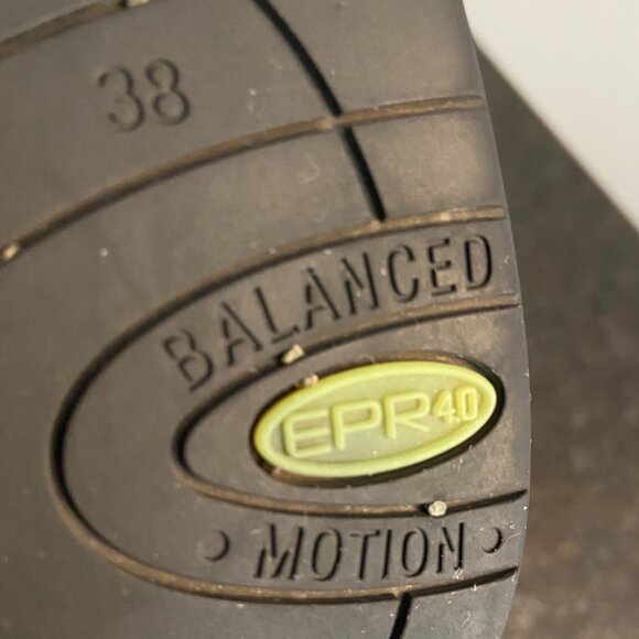 Ecco Dynamic Energy Balanced Motion Leather Oxford Comfort Walking Shoe - Size 7 - Picture 8 of 10